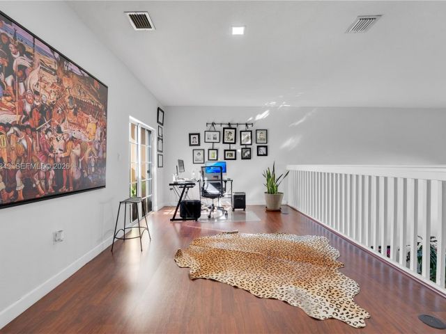 Дом в аренду по адресу 11261 NW 55th Ln - фото 7517149