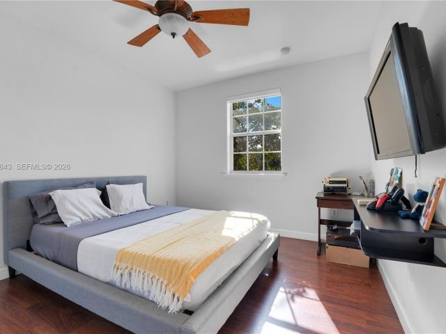 Дом в аренду по адресу 11261 NW 55th Ln - фото 7517152