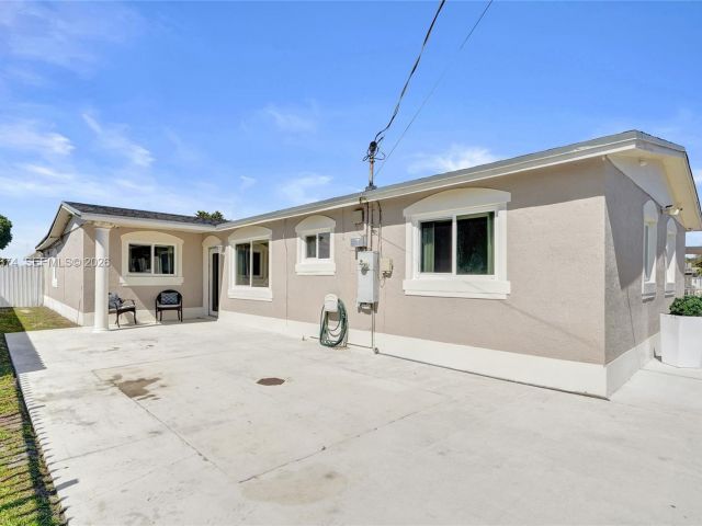 Продажа дома по адресу 17110 NW 19th Ave - фото 7516505