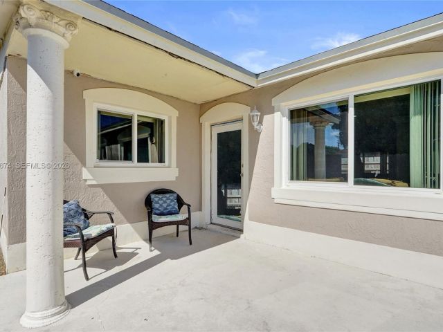 Продажа дома по адресу 17110 NW 19th Ave - фото 7516506