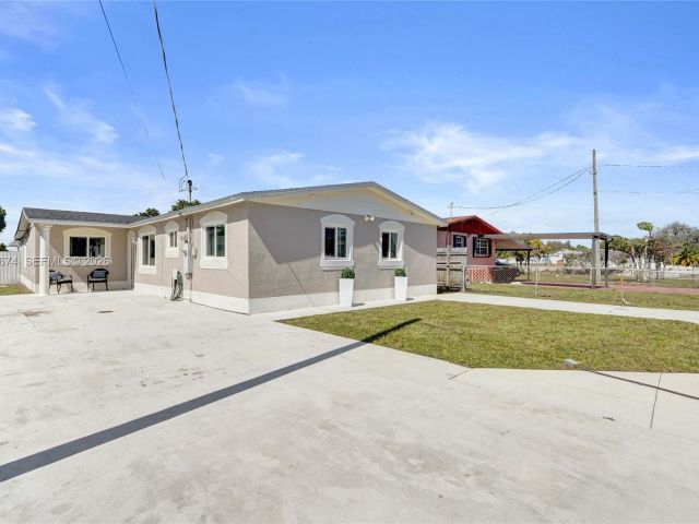 Продажа дома по адресу 17110 NW 19th Ave - фото 7516507