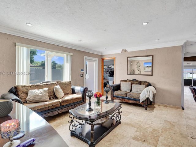 Продажа дома по адресу 17110 NW 19th Ave - фото 7516508