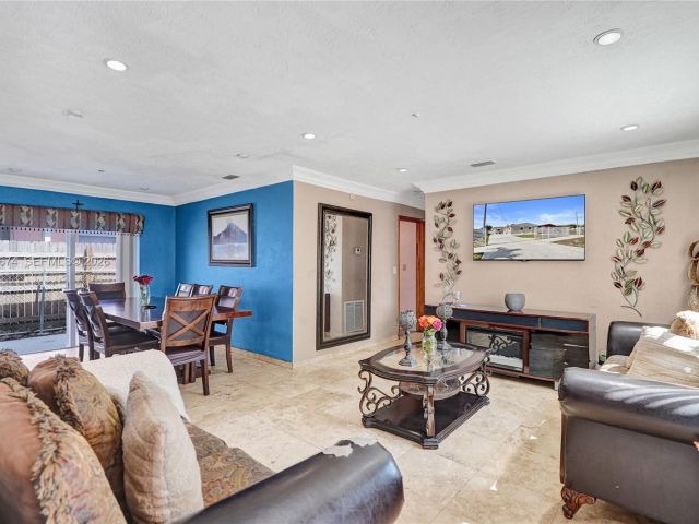 Продажа дома по адресу 17110 NW 19th Ave - фото 7516511