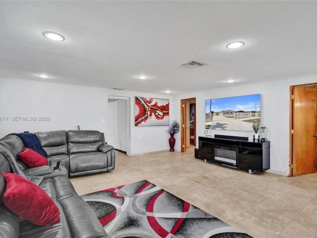 Продажа дома по адресу 17110 NW 19th Ave - фото 7516520