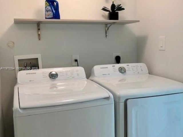 Дом в аренду по адресу 621 NE 8th Ave - фото 7483072