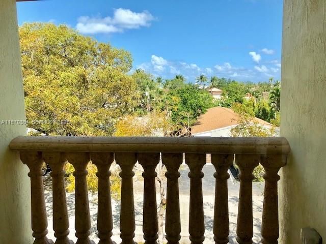 Дом в аренду по адресу 621 NE 8th Ave - фото 7483074