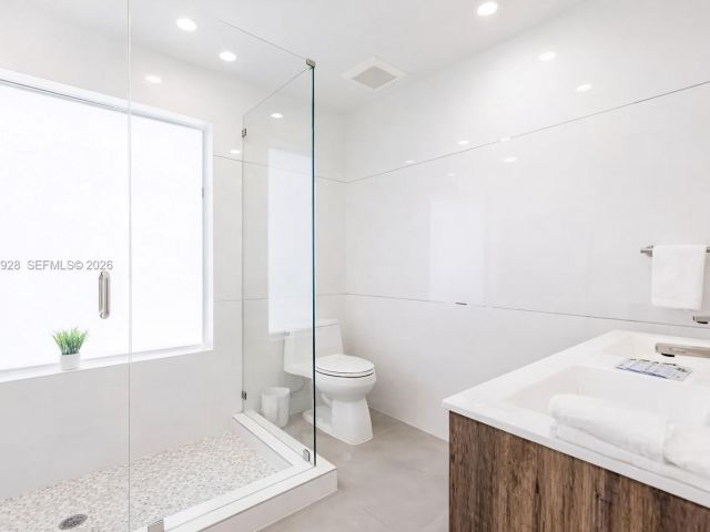 Продажа дома по адресу 417 SW 15th St - фото 7533500