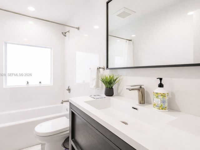 Продажа дома по адресу 417 SW 15th St - фото 7533504