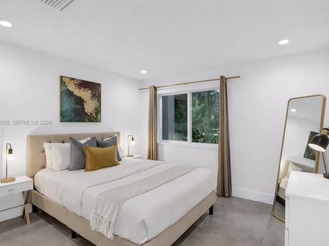 Продажа дома по адресу 417 SW 15th St - фото 7533508