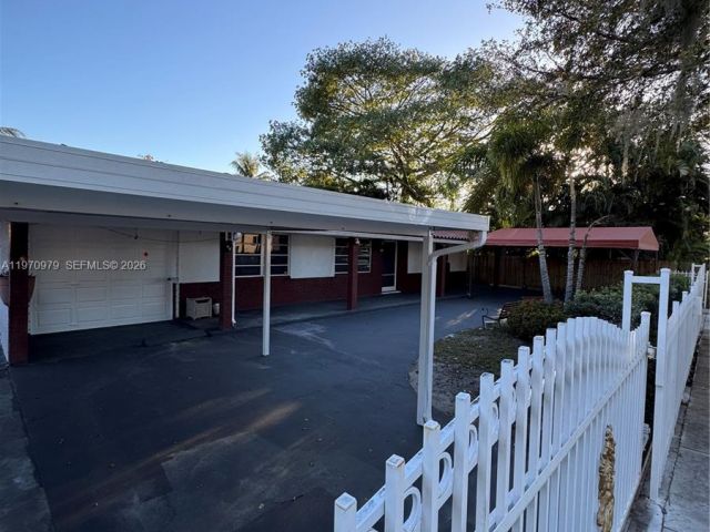 Дом в аренду по адресу 470 NE 127th St - фото 7475657