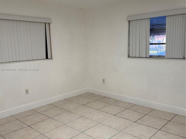 Дом в аренду по адресу 470 NE 127th St - фото 7475672