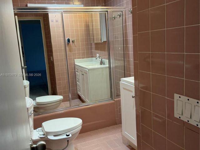 Дом в аренду по адресу 470 NE 127th St - фото 7475674