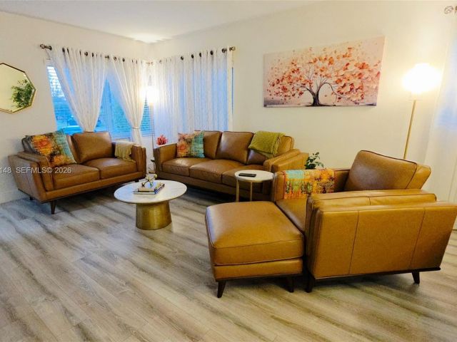 Продажа дома по адресу 5870 NW 38th St - фото 7519140