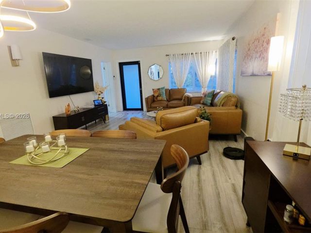 Продажа дома по адресу 5870 NW 38th St - фото 7519142