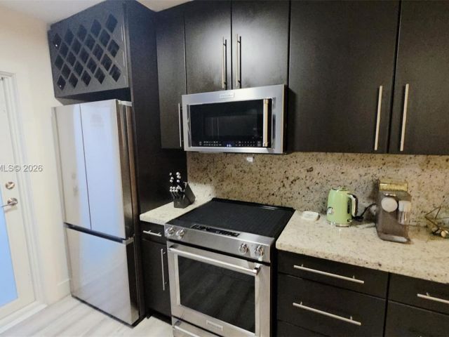 Продажа дома по адресу 5870 NW 38th St - фото 7519146