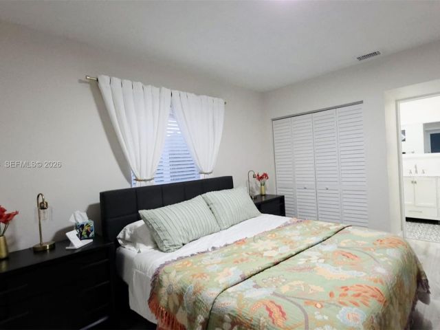 Продажа дома по адресу 5870 NW 38th St - фото 7519147