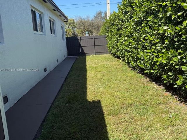 Продажа дома по адресу 5870 NW 38th St - фото 7519149