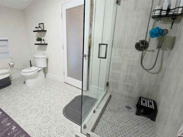 Продажа дома по адресу 5870 NW 38th St - фото 7519153