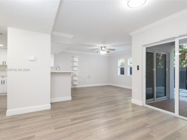 Продажа дома по адресу 8902 NW 109th Ct 1203 - фото 7486292