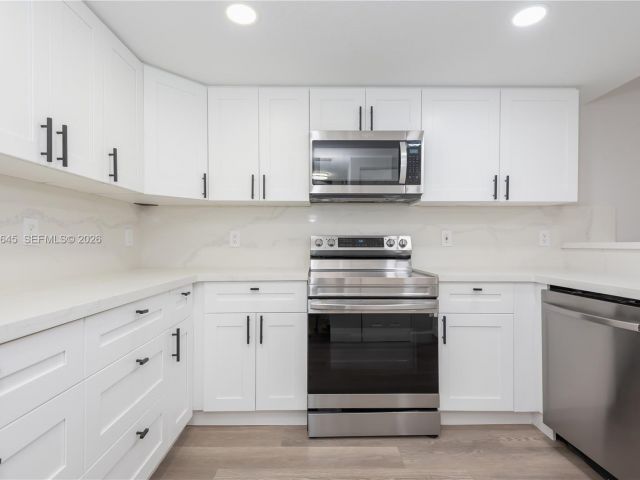 Продажа дома по адресу 8902 NW 109th Ct 1203 - фото 7486299