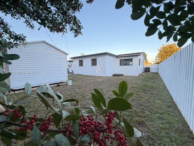 Продажа дома по адресу 18712 NW 23rd Ct - фото 7535113