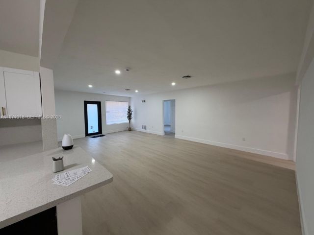 Продажа дома по адресу 18712 NW 23rd Ct - фото 7535117