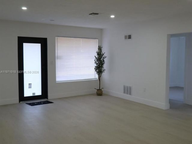 Продажа дома по адресу 18712 NW 23rd Ct - фото 7535123