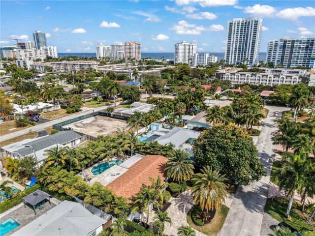 Продажа дома по адресу 2037 Windward Dr - фото 7466914