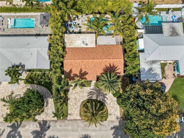 Продажа дома по адресу 2037 Windward Dr - фото 7466916