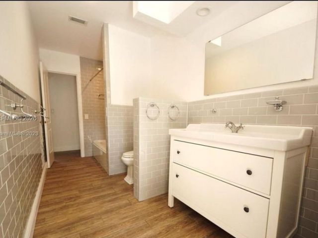 Дом в аренду по адресу 510 Bird Rd . - фото 7471167