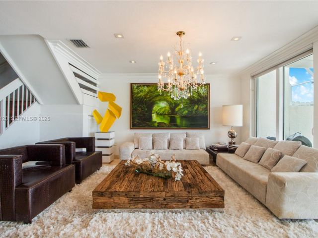 Дом в аренду по адресу 6407 NW 109th Ave 6407 - фото 7486325