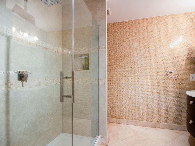 Дом в аренду по адресу 6407 NW 109th Ave 6407 - фото 7486327