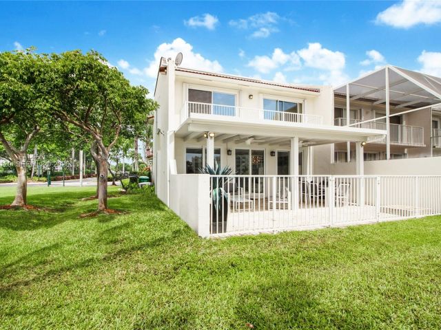 Дом в аренду по адресу 6407 NW 109th Ave 6407 - фото 7486330