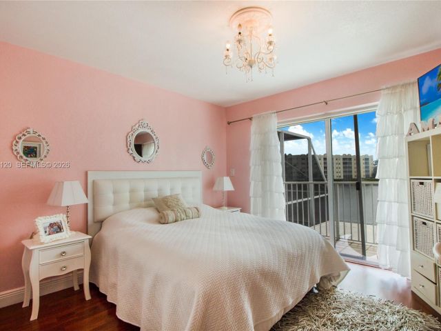 Дом в аренду по адресу 6407 NW 109th Ave 6407 - фото 7486332