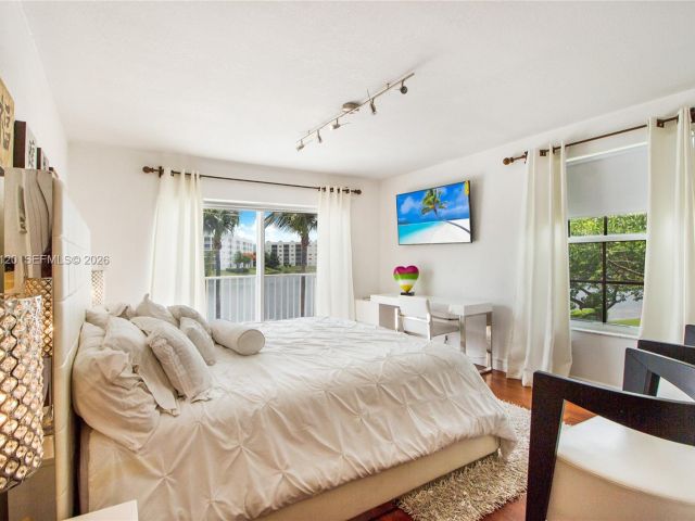 Дом в аренду по адресу 6407 NW 109th Ave 6407 - фото 7486334