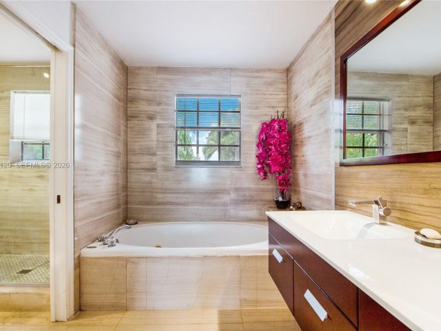 Дом в аренду по адресу 6407 NW 109th Ave 6407 - фото 7486335