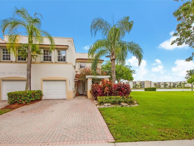 Дом в аренду по адресу 6407 NW 109th Ave 6407 - фото 7486338