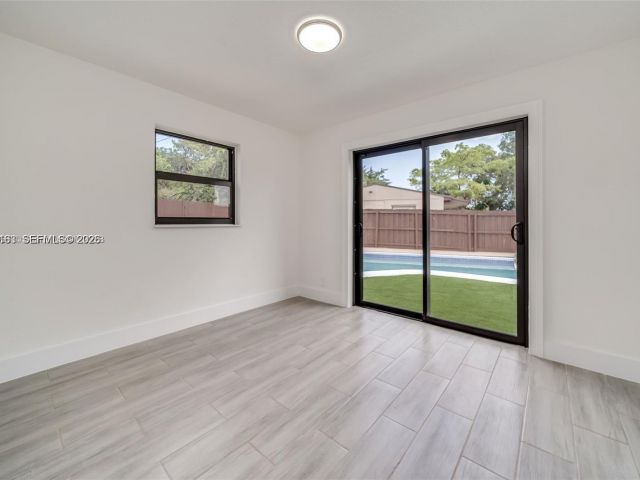 Продажа дома по адресу 2447 FLETCHER ST - фото 7474920