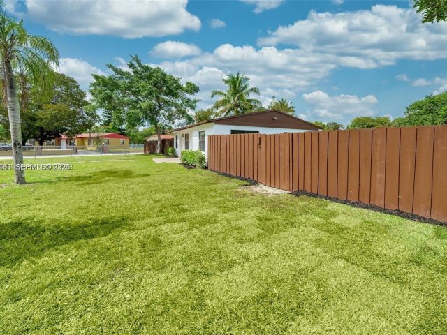 Продажа дома по адресу 2447 FLETCHER ST - фото 7474928