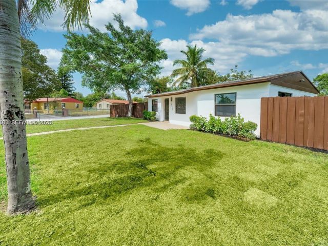 Продажа дома по адресу 2447 FLETCHER ST - фото 7474930