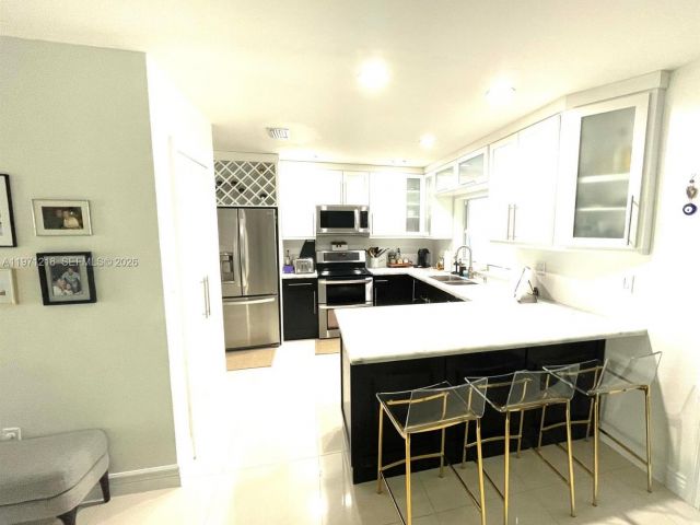 Продажа дома по адресу 13123 SW 26th Ter - фото 7530858