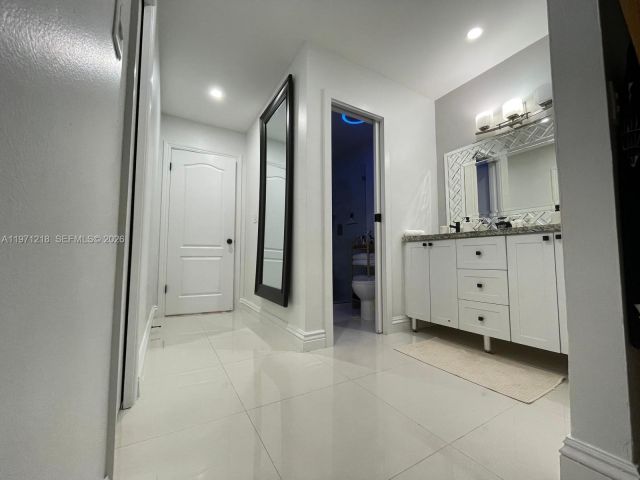 Продажа дома по адресу 13123 SW 26th Ter - фото 7530865