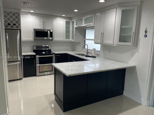 Продажа дома по адресу 13123 SW 26th Ter - фото 7530870