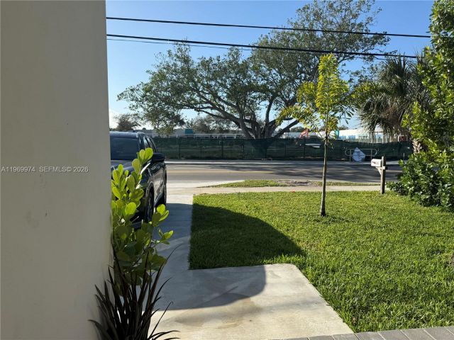 Продажа дома по адресу 413 SW 10th St - фото 7476238