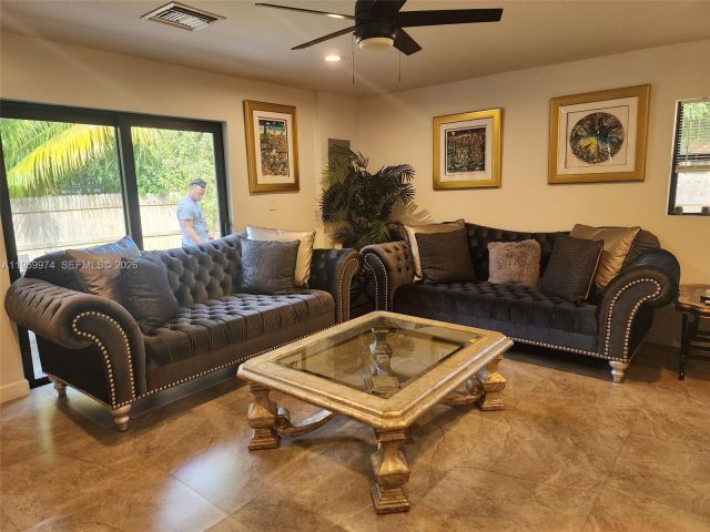 Продажа дома по адресу 413 SW 10th St - фото 7476241