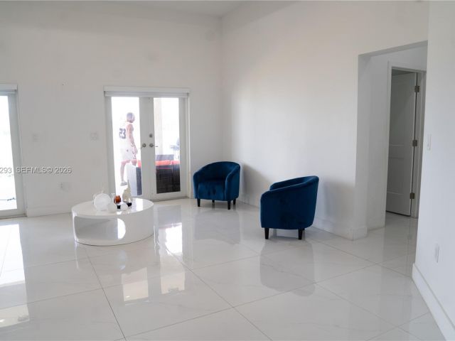 Продажа дома по адресу 27561 SW 162nd Ct - фото 7461157