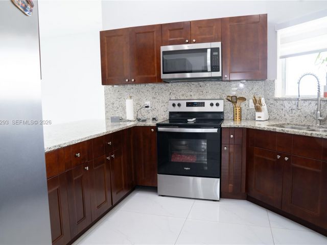 Продажа дома по адресу 27561 SW 162nd Ct - фото 7461161