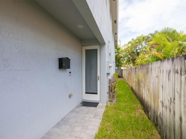 Дом в аренду по адресу 619 SW 17th St 619 - фото 7483676