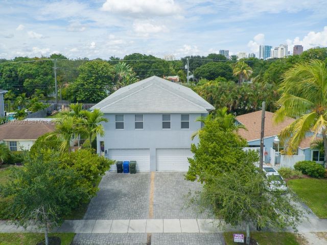Дом в аренду по адресу 619 SW 17th St 619 - фото 7483678
