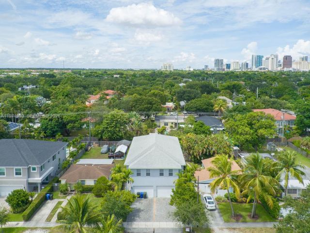 Дом в аренду по адресу 619 SW 17th St 619 - фото 7483682